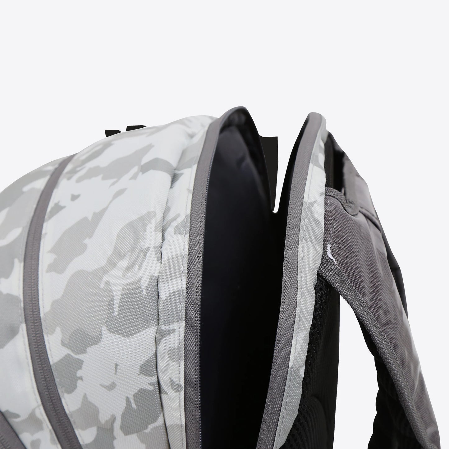 Solinco Tour Backpack - Arctic Camo interior compartment.